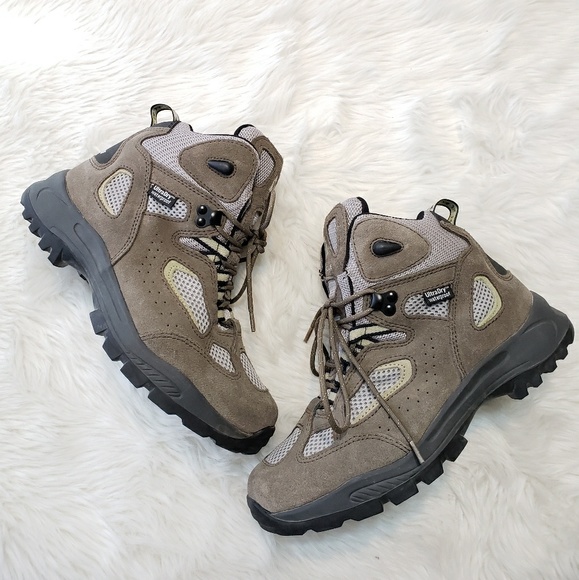 vasque youth hiking boots